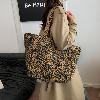 Дамска презрамкова чанта от Nylon, уличен стил, хоризонтална квадратна форма, магнитно закопчаване, джоб за мобилен telefon