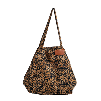 Дамска презрамкова чанта от Nylon, уличен стил, хоризонтална квадратна форма, магнитно закопчаване, джоб за мобилен telefon