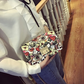 Geantă crossbody pătrată din PU, stil stradal, închidere cu capac, buzunare interioare: fermoar, buzunar pentru telefon și ID