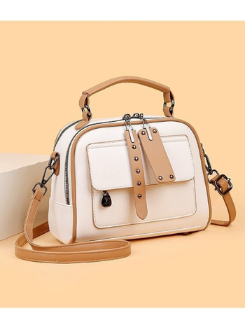 PU kvadratinė pečių krepšys su metaliniais detalėmis, užtrauktukas, poliesterio padas; vidinės kišenės: užtrauktukinė kišenė, telefono kišenė, ID kišenė; vienas pečių diržas; horizontali kvadrato forma.