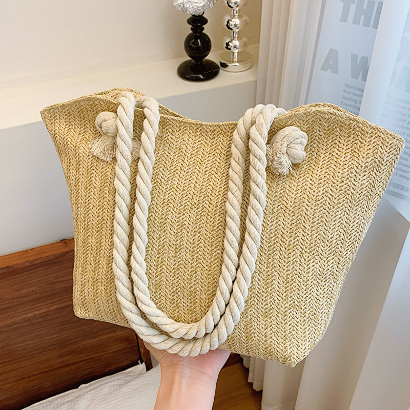 PVC tote táska, felső nyitás, puha, nylon belsővel, horizontális négyzet alakú