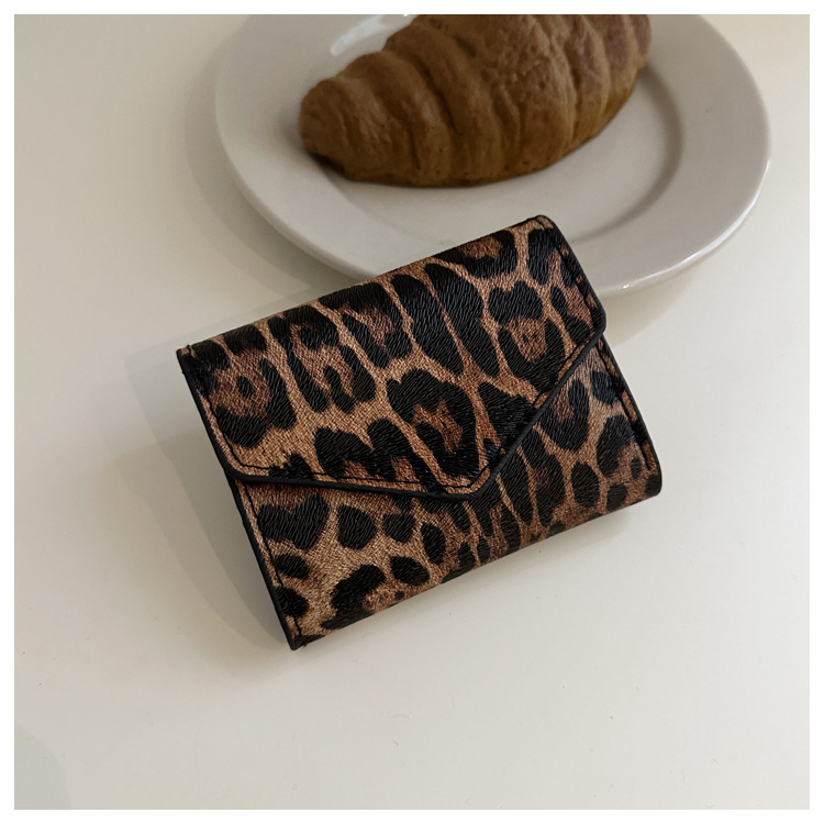 Portofel Leopard, PU, stil envelope, închidere magnetică, formă orizontală pătrată, buzunar intern cu fermoar, căptușeală din piele sintetică