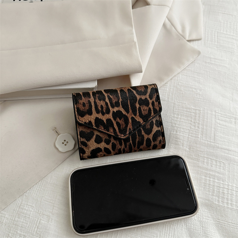 Portofel Leopard, PU, stil envelope, închidere magnetică, formă orizontală pătrată, buzunar intern cu fermoar, căptușeală din piele sintetică