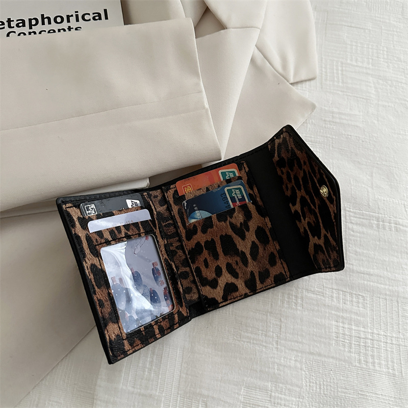 Portofel Leopard, PU, stil envelope, închidere magnetică, formă orizontală pătrată, buzunar intern cu fermoar, căptușeală din piele sintetică