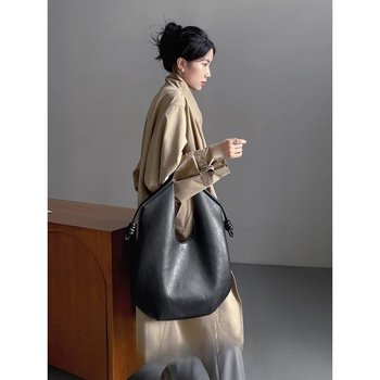 Gu fan Corduroy Tote Τσάντα — μινιμαλιστικό στυλ mix-and-match, επένδυση από συνθετικό δέρμα μικροϊνών, μαγνητικό κούμπωμα, μεταφορά στον ώμο/μασχάλη