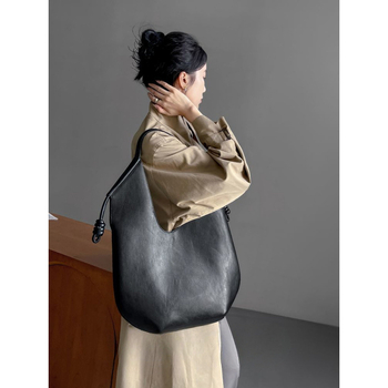 Gu fan Corduroy Tote Τσάντα — μινιμαλιστικό στυλ mix-and-match, επένδυση από συνθετικό δέρμα μικροϊνών, μαγνητικό κούμπωμα, μεταφορά στον ώμο/μασχάλη