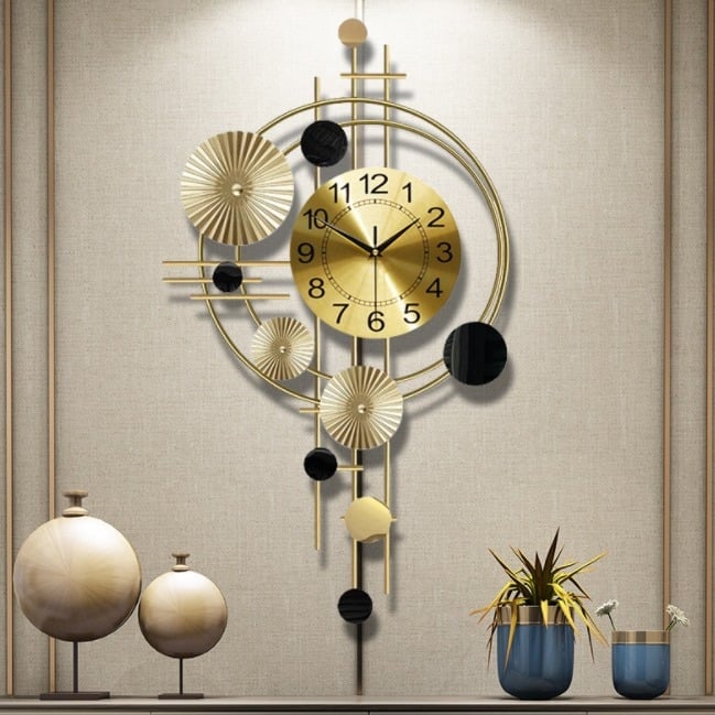 Sieninis laikrodis, apskrito metalo korpuso, kvarcinis mechanizmas (Aishida 005), baterijomis maitinamas, modernus minimalistinis dizainas, dekoratyvus, skirtas svetainei, miegamajam ir darbo kambariui, vienpusis