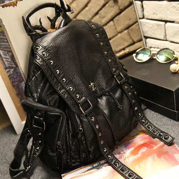 Σακίδιο από γνήσιο δέρμα με μεταλλικές διακοσμήσεις, unisex, αστικός μινιμαλιστικός στυλ, χωρητικότητα κάτω των 20 L, αναπνεόμενο, αδιάβροχο, εργονομικό πάνελ πλάτης