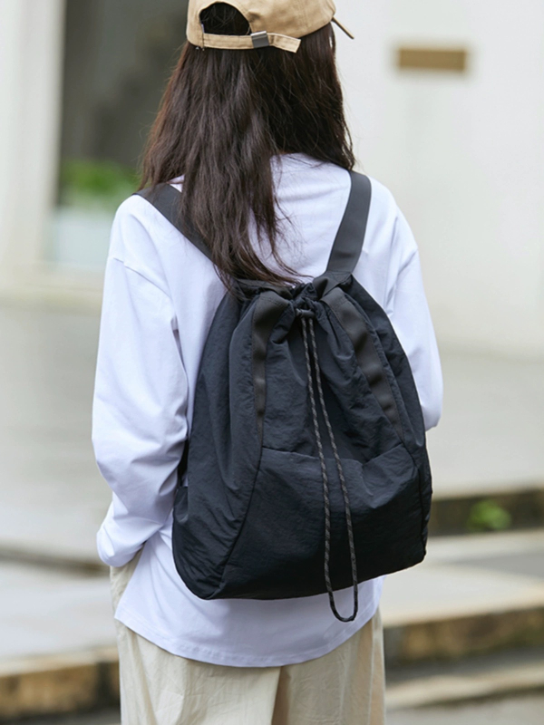 Rucsac damă cu șnur, nylon, buzunar pentru laptop, strat interior, potrivit pentru călătorii de recreere, impermeabil, model nou 2025