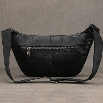 Мъжка чанта за през рамо от истинска кожа - първи слой телешка кожа, подплата полиестерно-памучна, капацитет за съхранение