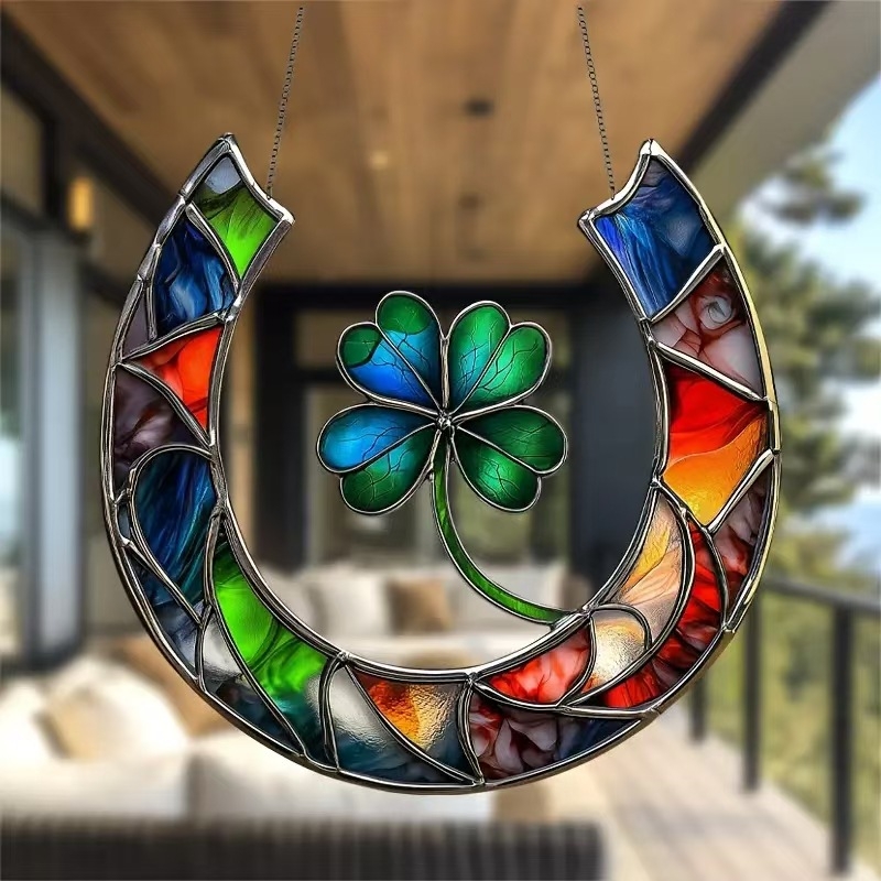 Sun catcher acrilic cu potcoavă norocoasă și trifoi cu patru foi — Geometrie, utilizare generală, ambalaj din carton