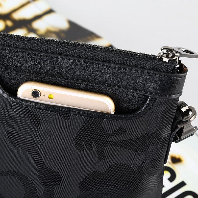 Vyrų odinė klučo rankinė, kamufliažo raštas, modelis 17056, poliesterio pamušalas, kvėpuojanti