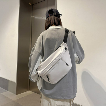 Мъжка чанта за гърдите - разтоварващ дизайн, найлонова външна част, полиестерова подплата, съвместима с 8-инчов лаптоп (За мъже)