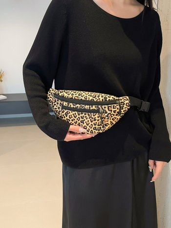 Leopardprinta neilona crossbody soma, ielu modes stils, rāvējslēdzēja aizvērums, laminēta iekšējā kabata, pavasaris 2025