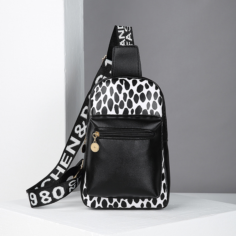 Leoparda printa PU krustsēžas soma pie krūtīm, pilsētas minimalistiskais stils, rāvējslēdzējs, tālruņa kabata, ārējā kabata, Ziemas 2024