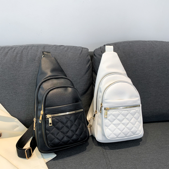 PU moterų crossbody rankinė su deimantiniais siūlių raštu; užtrauktuko uždarymas; poliesterio pamušalas; vidinė kišenė su užtrauktuku ir kišenė telefonui