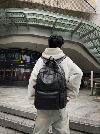 Σακίδιο PU από συνθετικό δέρμα, unisex για ταξίδια και καθημερινή χρήση, στυλ δρόμου, χωρητικότητα 20–35 L, συμβατό με φορητό 15 ιντσών, ιμάντες ώμου με αερόσακους, ανθεκτικό στις φθορές