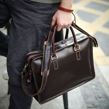 Odinė verslo rankinė kelionėms – retro dizainas