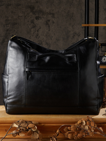 Ανδρική τσάντα ώμου από γνήσιο δέρμα — πρώτο στρώμα βοδινού δέρματος, επένδυση πολυεστερ, μονόχρωμη, κατάλληλη για χαλαρές μετακινήσεις και ταξίδια