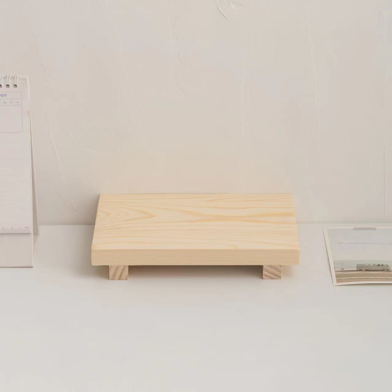 Suport de birou din lemn pentru figuri și parfum, multifuncțional, portabil, fără montaj; Material: lemn/bambus; un nivel unic de depozitare pe birou