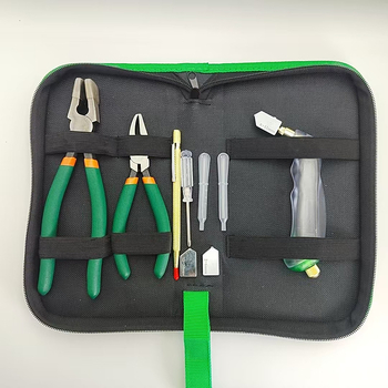 Stiklo plytelių pjaustymo rinkinys su pieštukų peiliu, stiklo pjaustymo replėmis ir stiklo pjaustymo replėmis — Geležis; Struktūra: Mygtukai; Pritaikymas: Kita; Žymė: King`s hardware