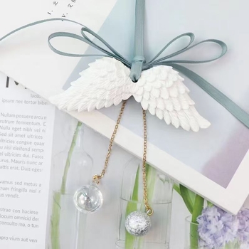 Automobilio oro gaiviklis – pakabukas su angelų sparnais, 3D dizainas su perforacijomis, silikonas