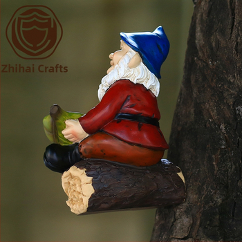 Градинска хранилка за птици с джудже, висяща декоративна висулка от смола (Материал: синтетична смола; Стил: карикатура; Фигура: джудже; За външна употреба)