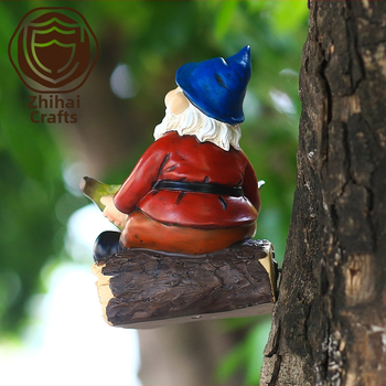 Градинска хранилка за птици с джудже, висяща декоративна висулка от смола (Материал: синтетична смола; Стил: карикатура; Фигура: джудже; За външна употреба)