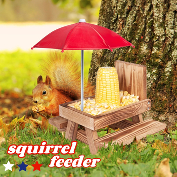 Koka āra barotājs vāverēm ar piknika galdiņa dizainu, no priedes koksnes, piemērots kukurūzas klāsēm.