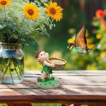 Градинска украса – елф‑фигура от смола в пасторален стил, полу ръчна и полу-механична изработка, нордически дизайн