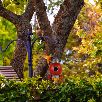 Lėktuvo formos paukščių namelis ir lesyklėlė, iš dervos skulptūra lauko kiemui