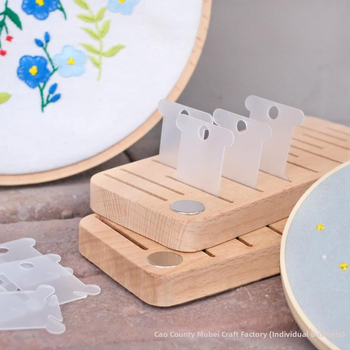 Ξύλινη θήκη μπομπινών για ράψιμο – μοντέρνος μινιμαλιστικός σχεδιασμός, ξύλινη κατασκευή