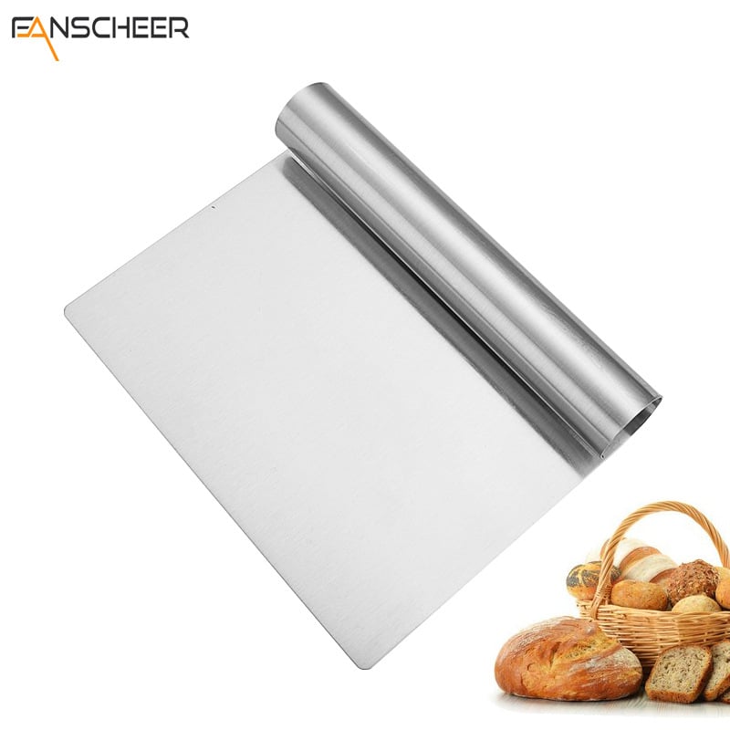 Nerūdijančio plieno tešos mentė su išlenktu kraštu ir pusapvaliu miltų peiliu