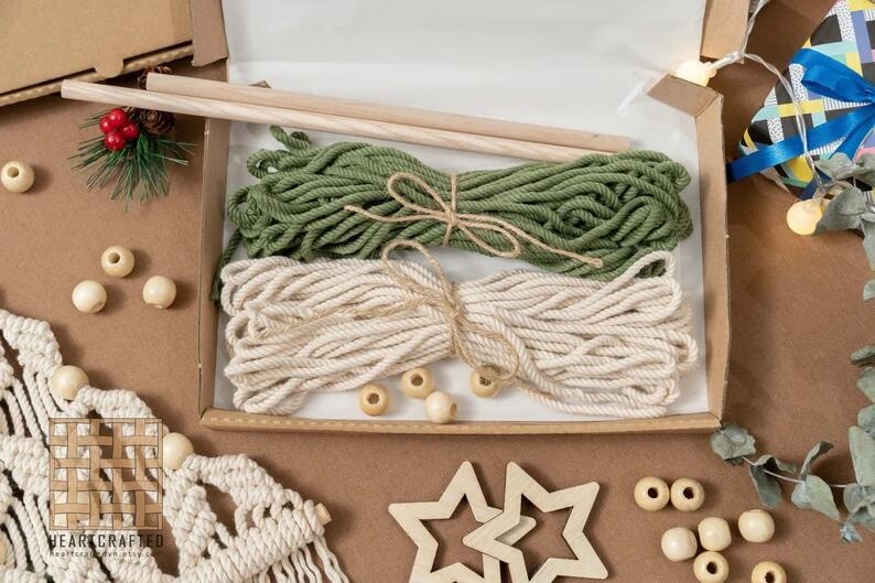 Roku austs kokvilnas auklas Ziemassvētku egles rotājums bohemi stilā, pendants, 17 cm augstums