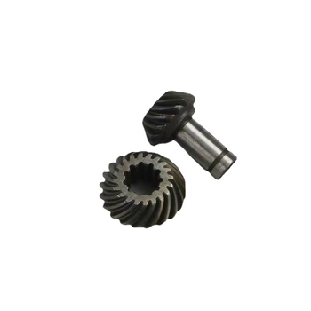 Vejos pjovimo mašinos darbo galva su kvadratiniu atidarymu, 9 ir 7 dantų; medžiaga 40Cr; svoris 50 g