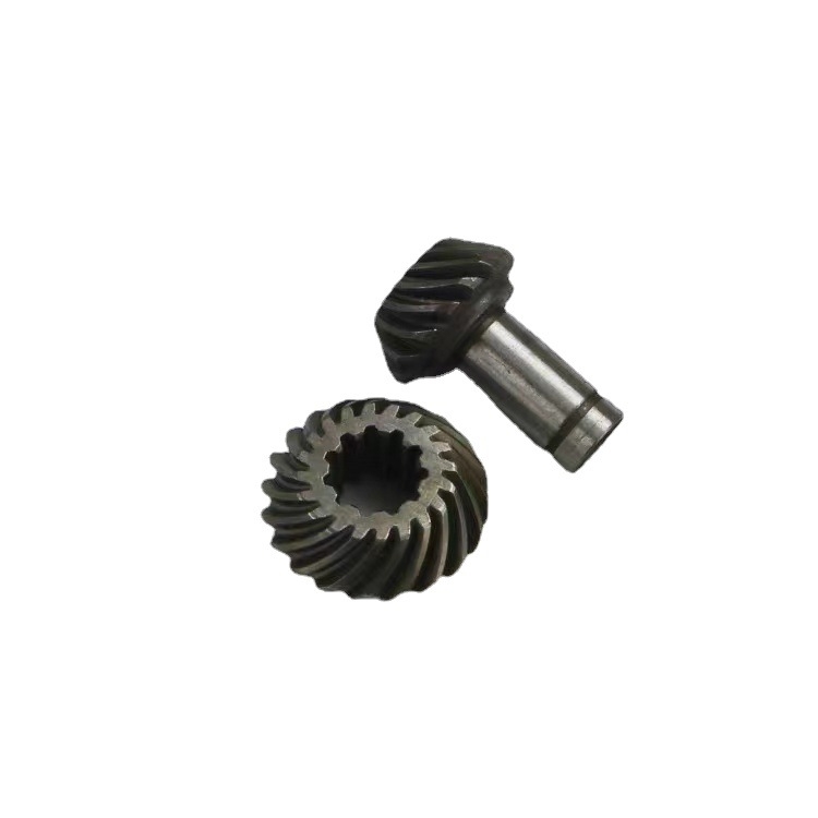 Vejos pjovimo mašinos darbo galva su kvadratiniu atidarymu, 9 ir 7 dantų; medžiaga 40Cr; svoris 50 g