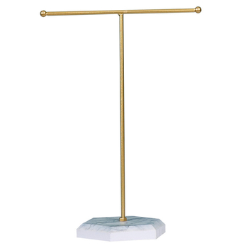 T formos papuošalų laikiklis su marmuro raštu, medžio pagrindas ir metalo rėmas, vieno sluoksnio ekspozicija