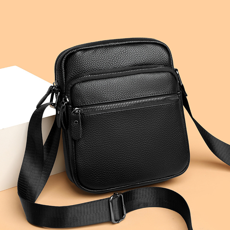 Pánska taška na plece z pravej kože, prvý vrstva hovädzej kože, polyesterová podšívka, úsporný dizajn