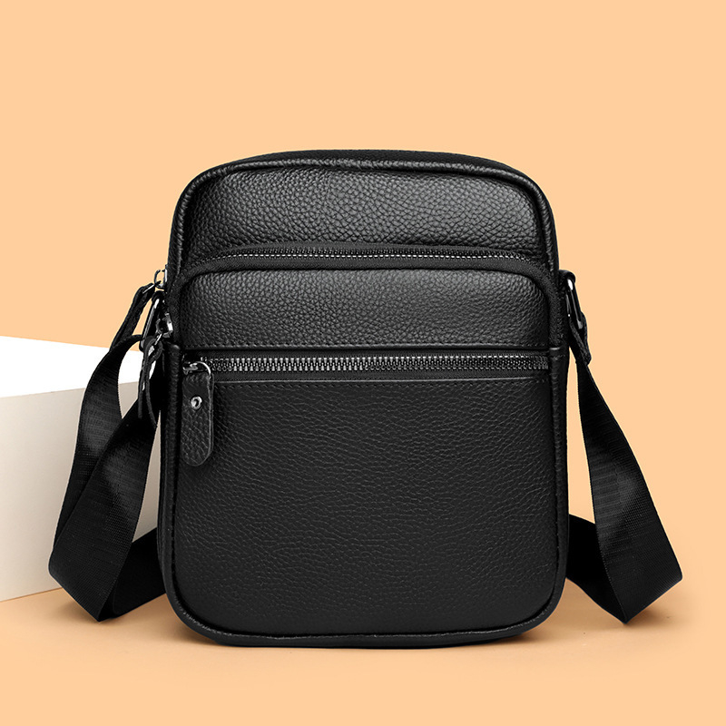 Pánska taška na plece z pravej kože, prvý vrstva hovädzej kože, polyesterová podšívka, úsporný dizajn