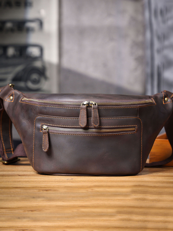 Vyrų krūtinės krepšys iš natūralios odos, viršutinio sluoksnio karvės odos, pamušalas poliesterio-kokvilnos, kasdieniniam naudojimui