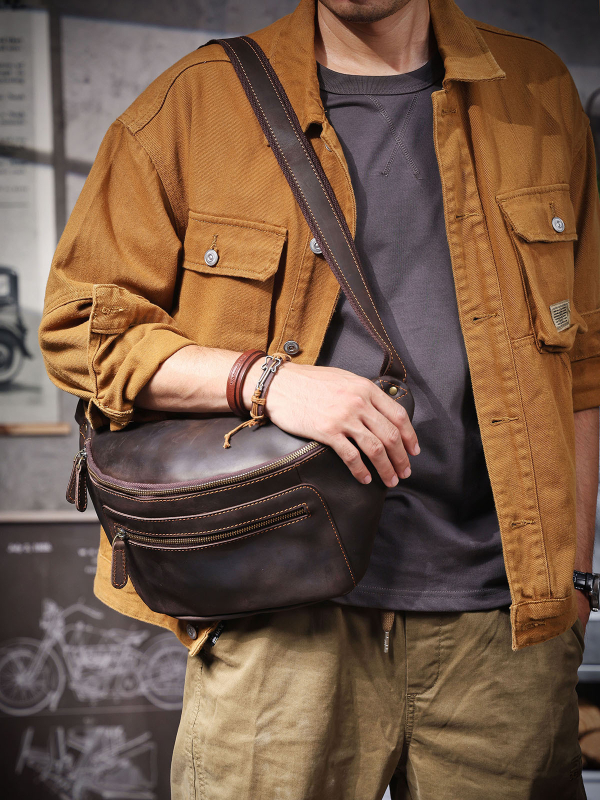 Vyrų krūtinės krepšys iš natūralios odos, viršutinio sluoksnio karvės odos, pamušalas poliesterio-kokvilnos, kasdieniniam naudojimui