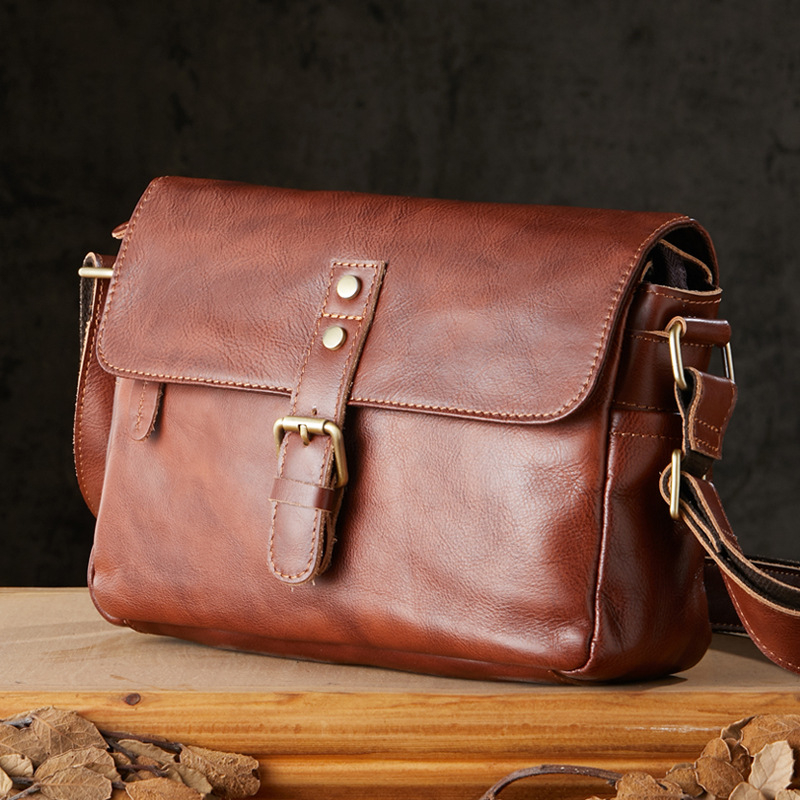 Vīriešu ādas plecu soma, pirmās kārtas liellopa āda, poliestera odere, Simple & nature