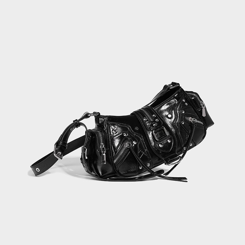 Szegecses díszítésű crossbody táska PU bőr, poliészter bélés, vízszintes négyzet alak, cipzáras nyitás, egy vállpánt