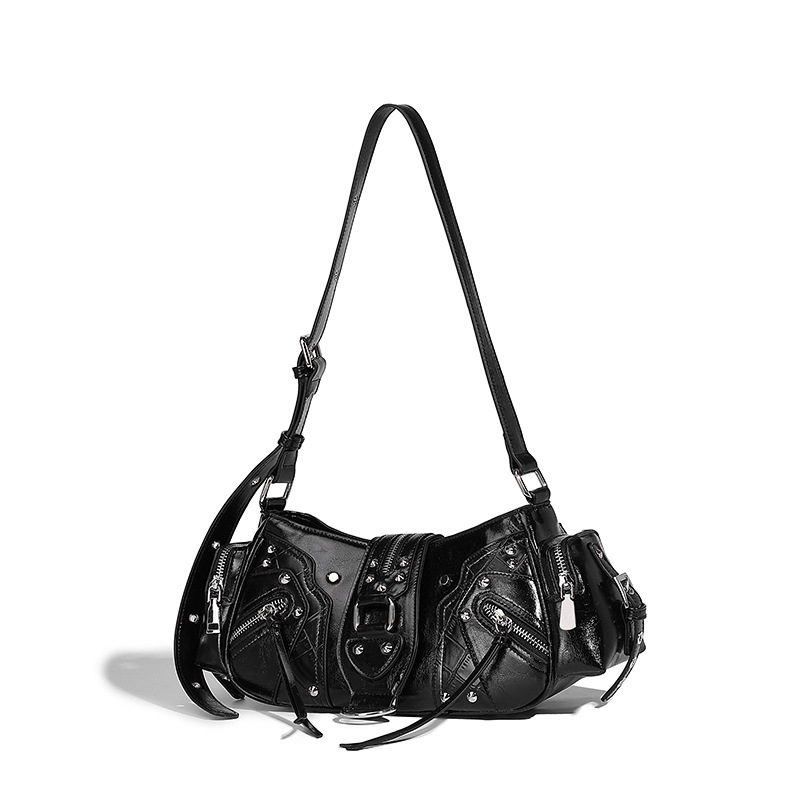 Szegecses díszítésű crossbody táska PU bőr, poliészter bélés, vízszintes négyzet alak, cipzáras nyitás, egy vállpánt