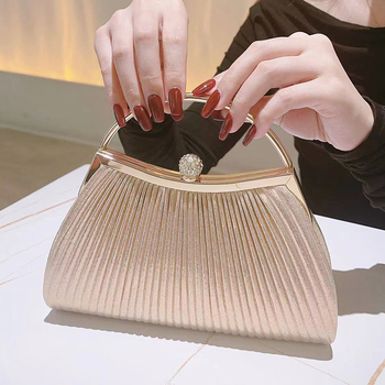 Vakarinė rankinė moterims, poliesteris, kriauklės formos, vidinis nailoninis pamušalas, užsegimas kabliuku, kišenė telefonui