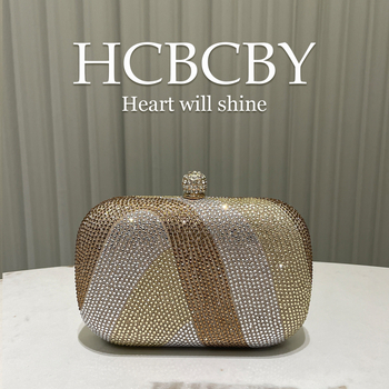 Χρυσό κλατς, πολυεστερικό υλικό, σκληρός φάκελος, κλείσιμο με κούμπωμα, ορθογώνιο σχήμα (Χειμερινή συλλογή 2024)