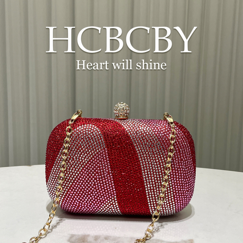 Χρυσό κλατς, πολυεστερικό υλικό, σκληρός φάκελος, κλείσιμο με κούμπωμα, ορθογώνιο σχήμα (Χειμερινή συλλογή 2024)