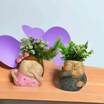 Декоративна смолна фигура за саксия с карикатурен стил за градина и дом — Марка Zhongjin; Материал: синтетична смола; Категория: изделия от смола; Опаковка: картонена опаковка.