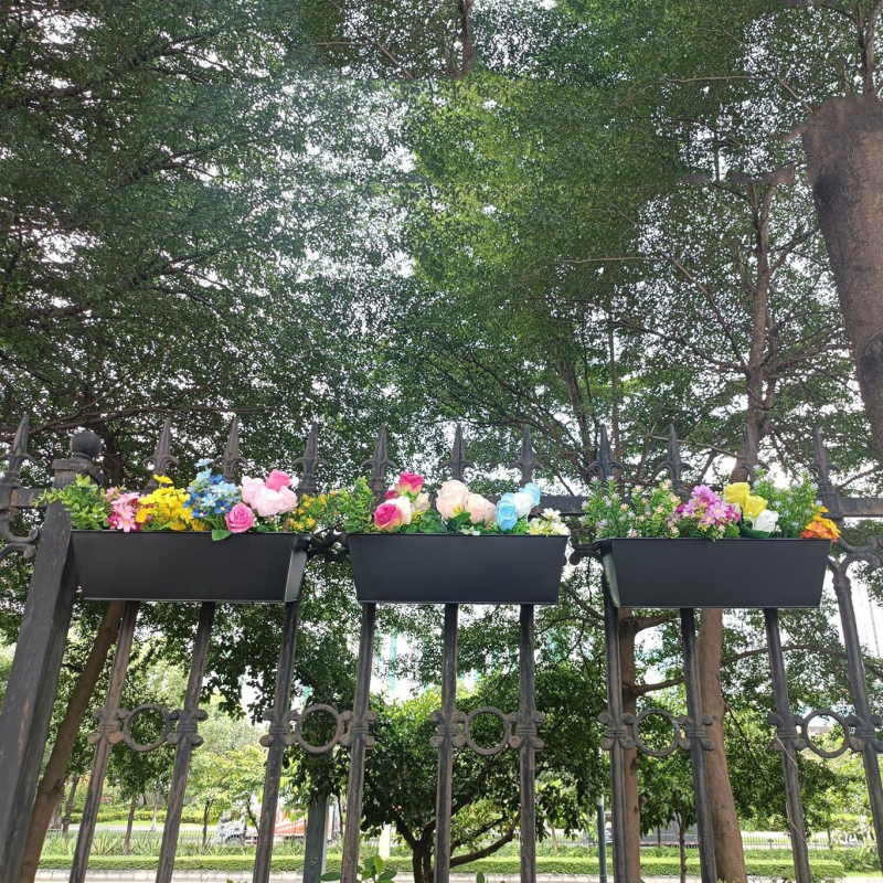 Metalo gėlių vazonas turėklams, kvėpuojantis dizainas, pastatomas ant grindų, namų sodo reikmėms