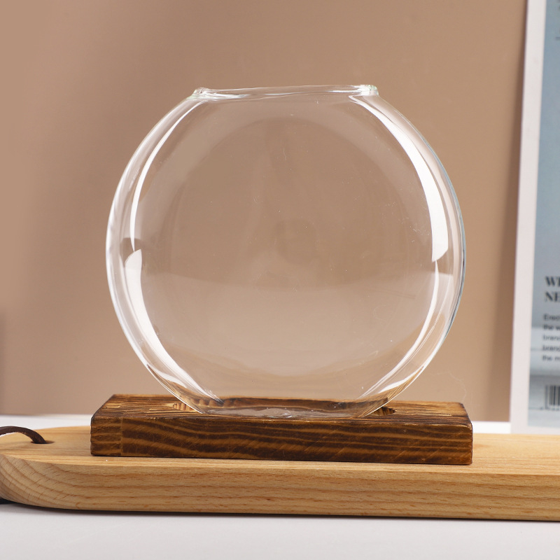 Biuro stalo vaza hidroponiniam vandens auginimui, stiklas pūtimas, poliruotas paviršius, šiaurietiškas minimalistinis stilius, geometrinis dizainas